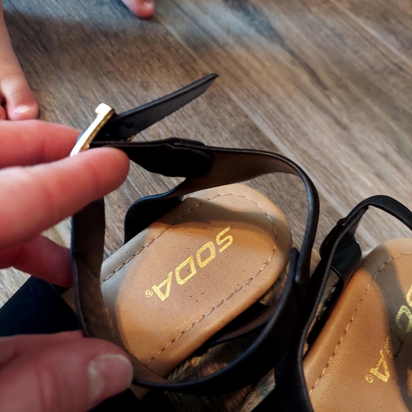 SODA Women's Black Espadrille Sandals - Picture 6 of 8